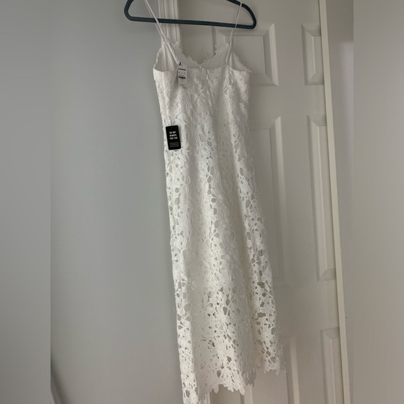 Express Floral Lace Midi Dress - Picture 6 of 6